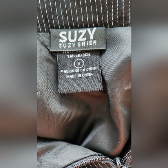 Suzy Shier Navy Pinstripe skirt suit - jacket is a 5/6 and Skirt is a size 0 - Picture 13 of 15